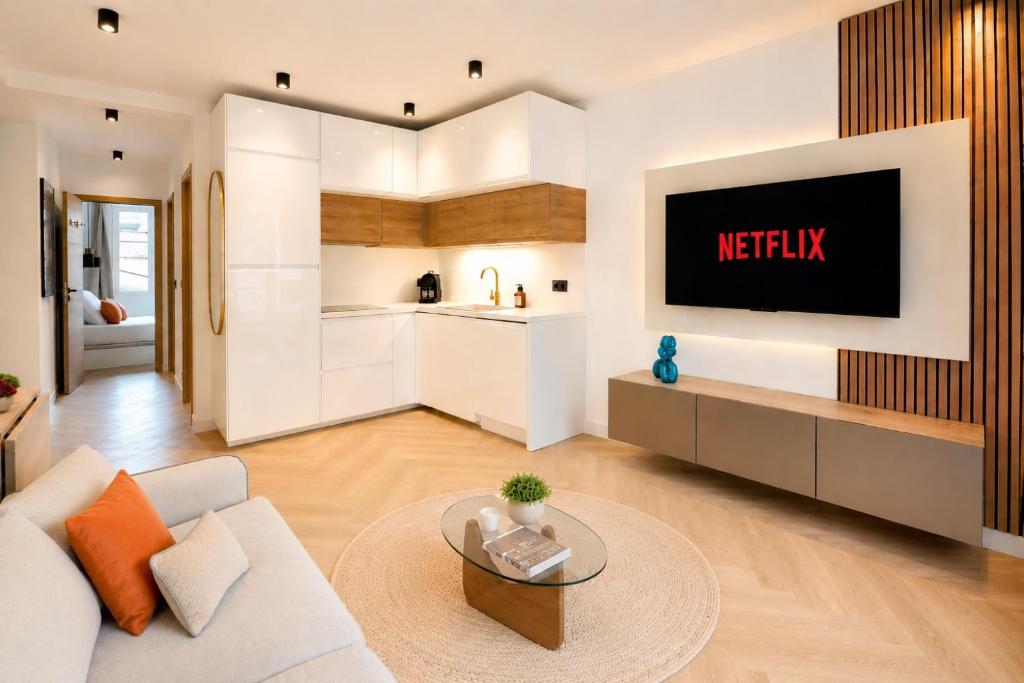 MONACO - MENTON - 6 PERSONS - 2 BEDROOMS - FULL RENOVATED - FULL CLIM - HYPERCENTER - BEACH AND SUn - 1