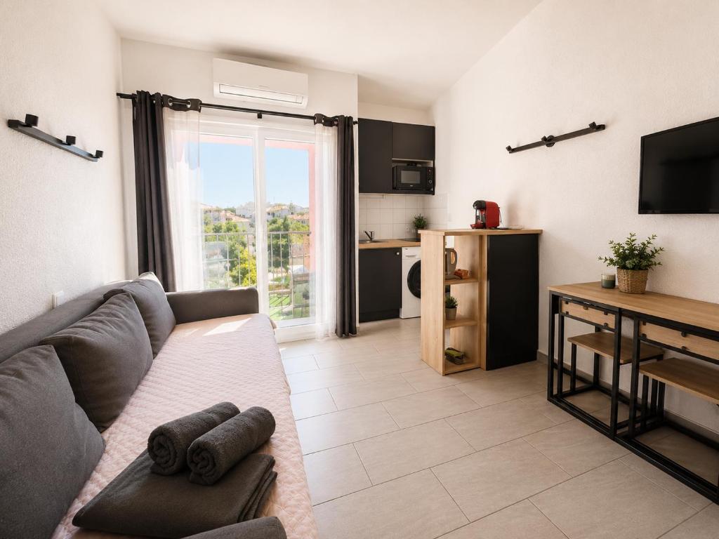 2 couchages vue Port piscine Le Cap d'Agde - 3