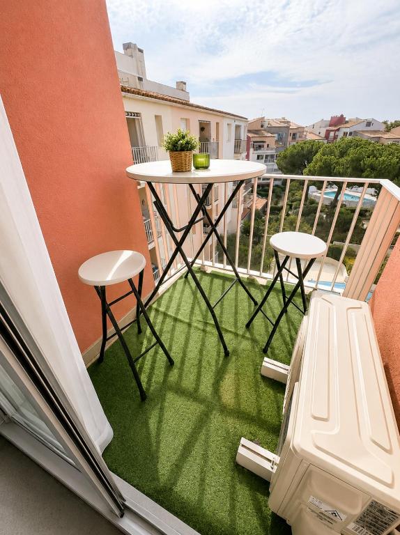 2 couchages vue Port piscine Le Cap d'Agde - 2