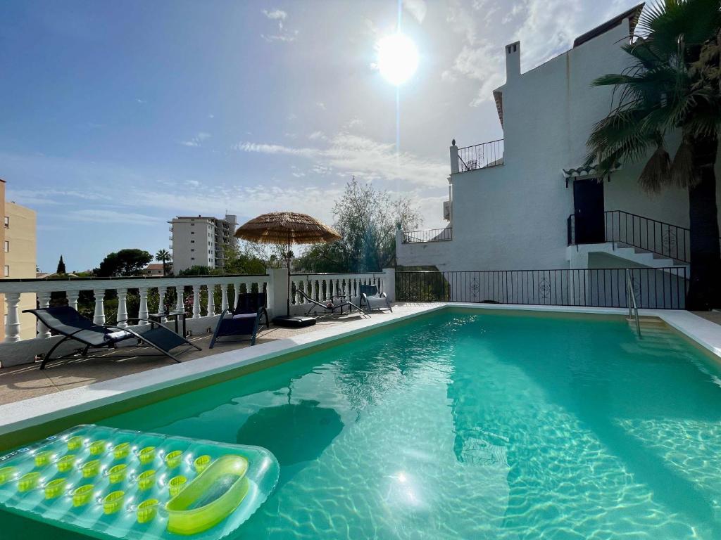Villa con jardin y piscina privada zona Burriana - 3