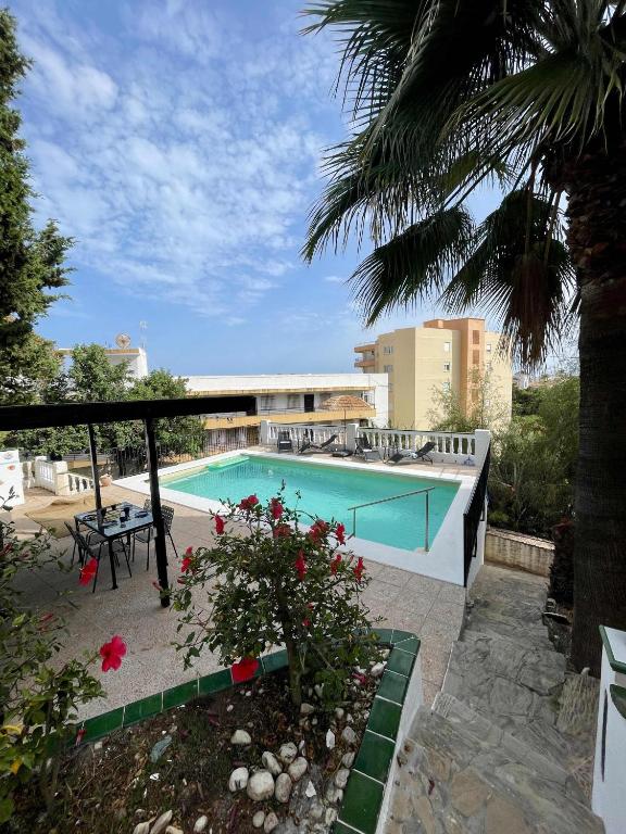 Villa con jardin y piscina privada zona Burriana - 2