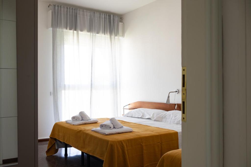 Spacious and central - 5 minutes from the beach - 3
