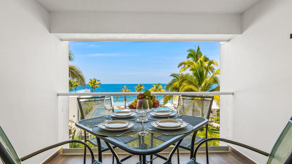 Gorgeous 1BR Condo with Pools & Sea Views - 3