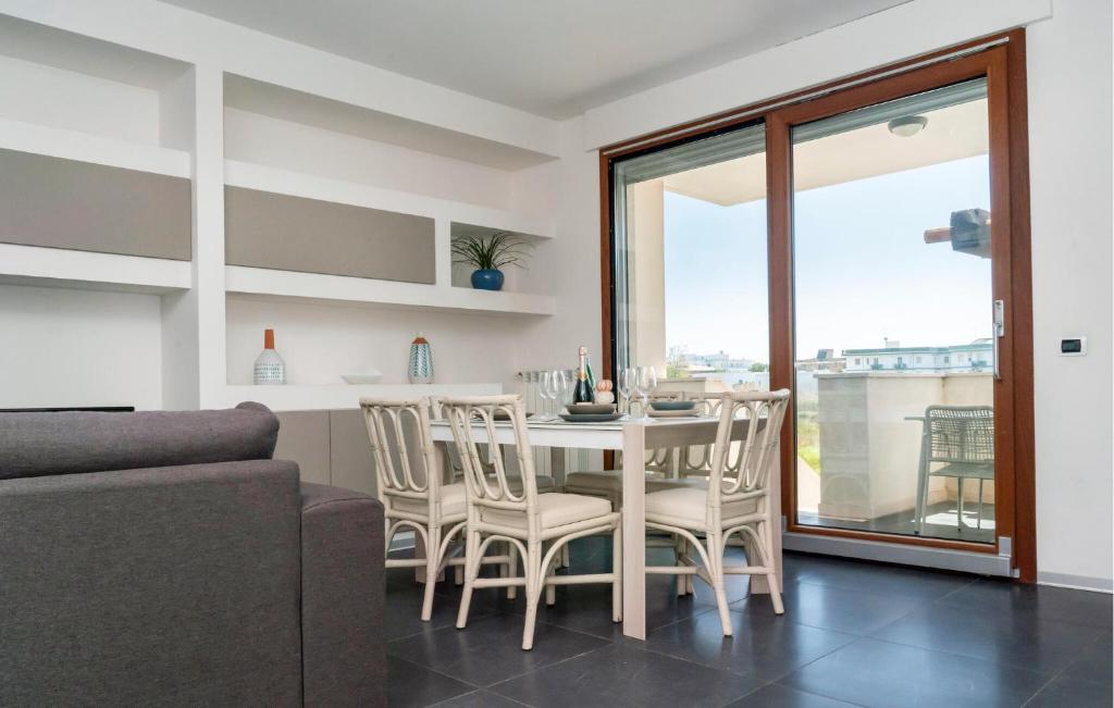 2 Bedroom Stunning Apartment In Porto Cesareo - 4