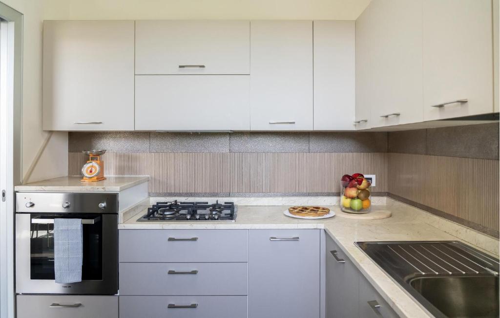 2 Bedroom Gorgeous Apartment In Porto Cesareo - 4