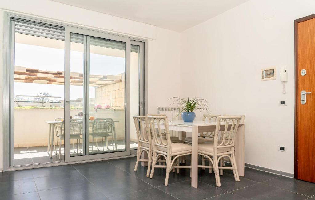 2 Bedroom Gorgeous Apartment In Porto Cesareo - 2