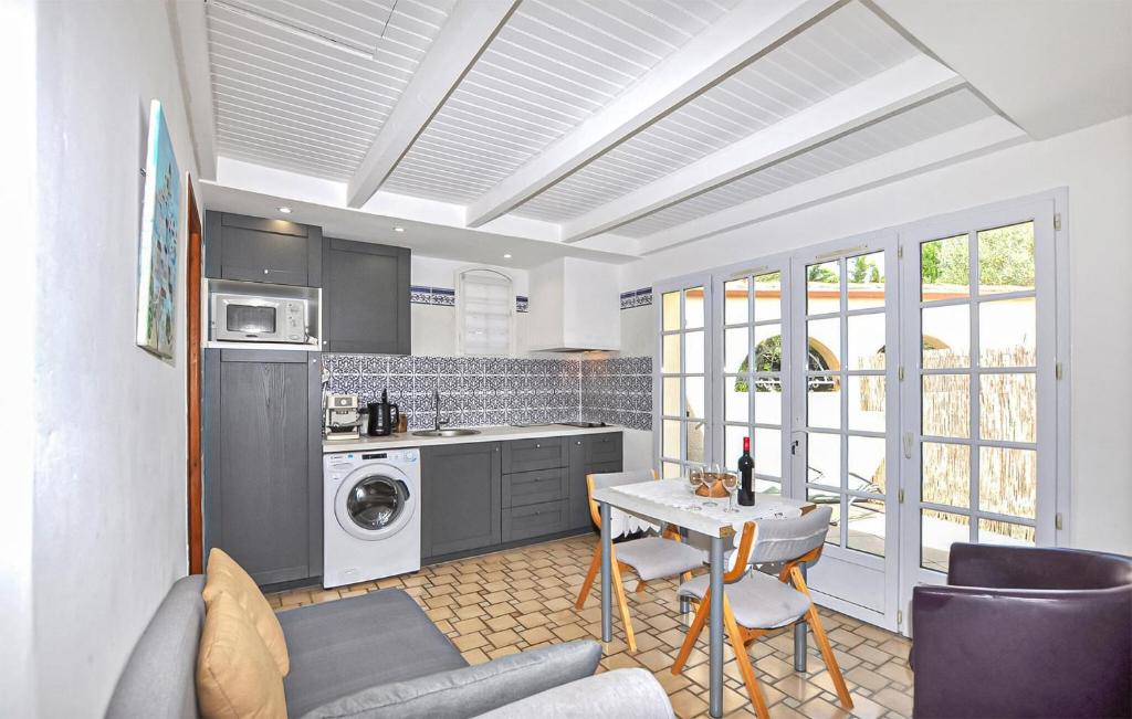 1 Bedroom Gorgeous Home In Saint Cyprien Plage - 2