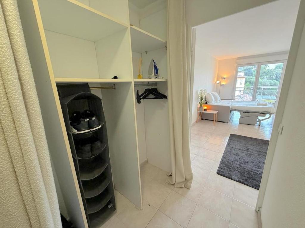 Charming cozy studio with sunny balcony - 4