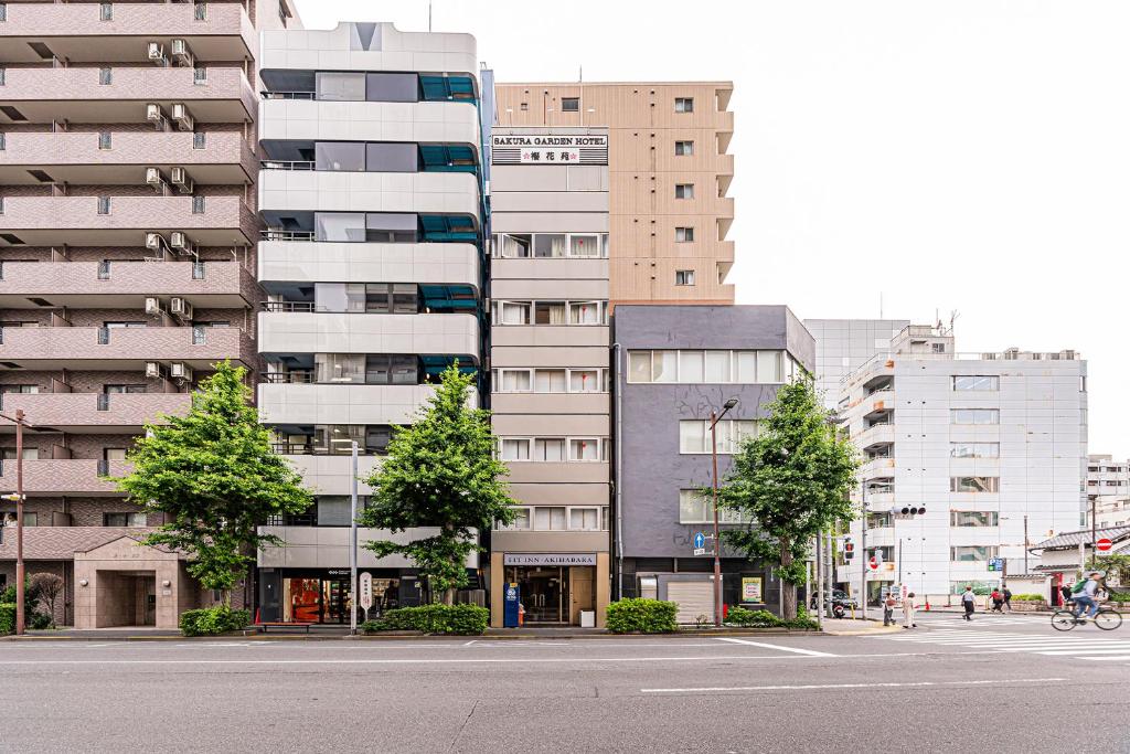 FITINN Akihabara - Walk to JR Station
