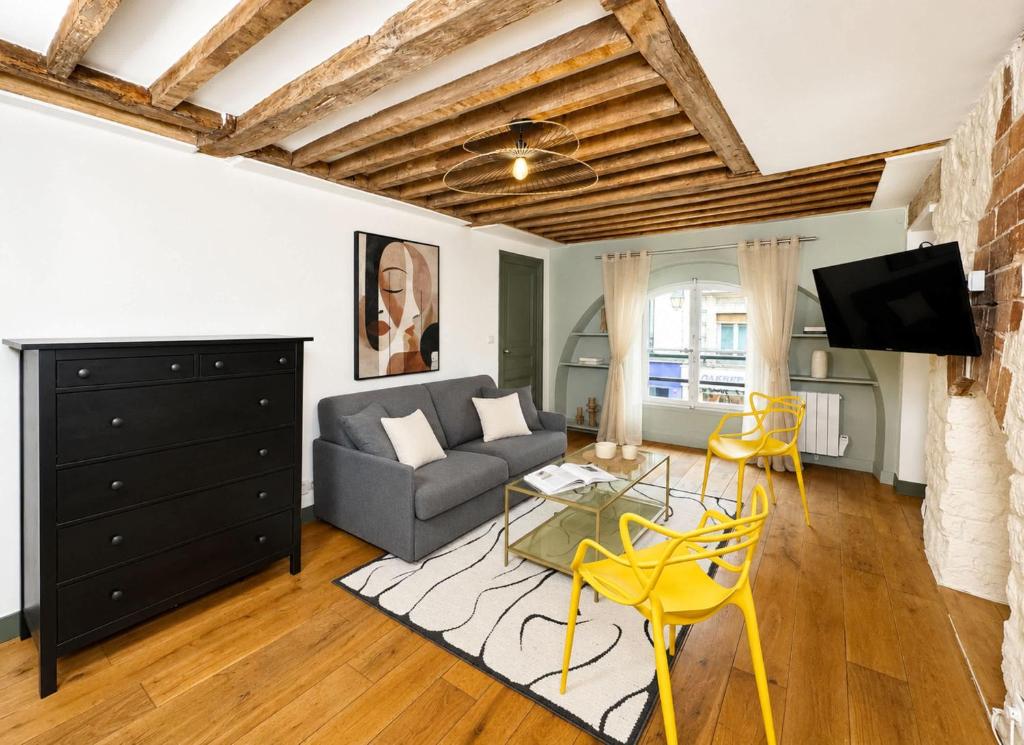 Authentic parisian property in the Marais - 1
