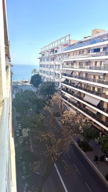 Appartement climatisé à 1 minute de la plage - 2