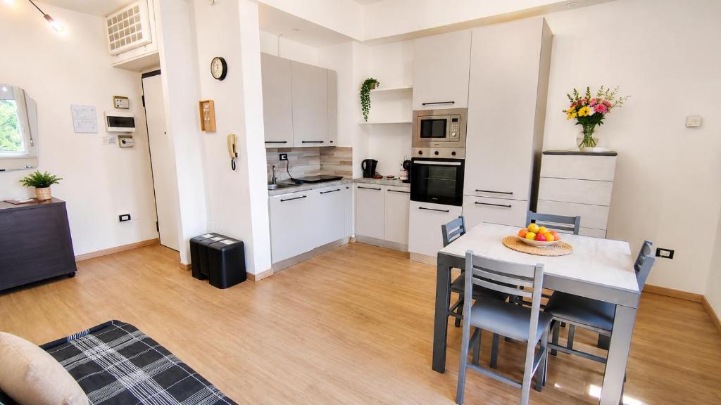 Rigoletto Apartment - Free Parking - Second Floor No Elevator - near City Center - 5