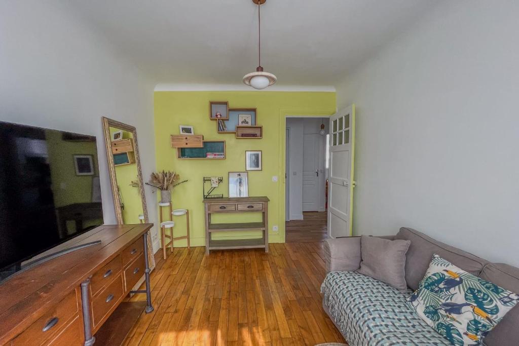 Appartement lumineux vue sur toits - 1