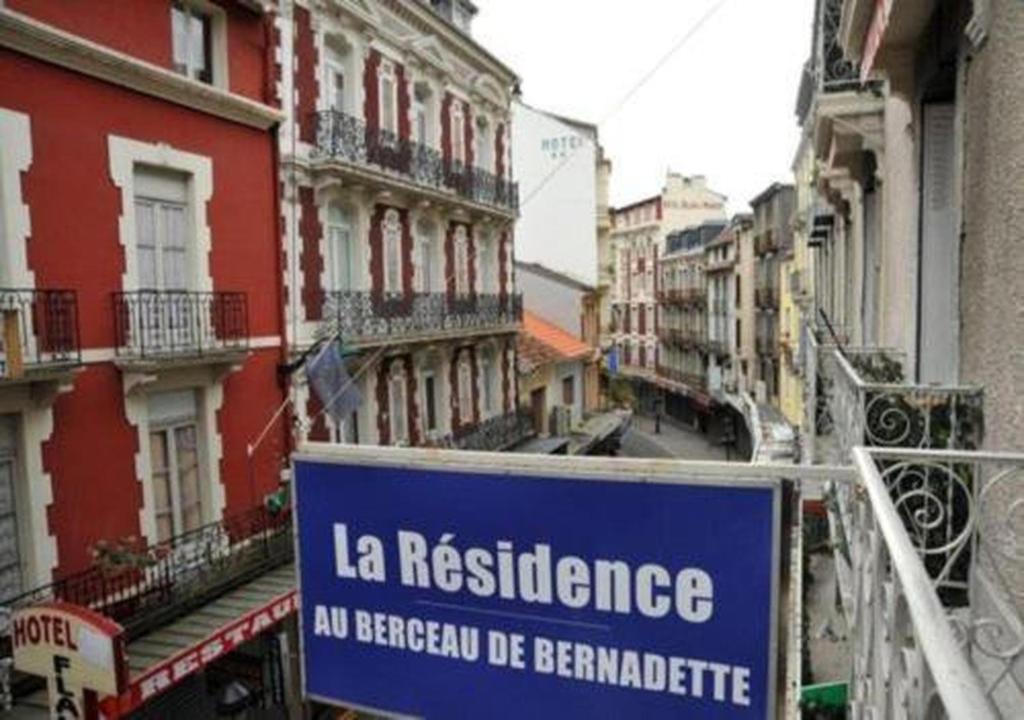Au Berceau de Bernadette - Bernadette's cradle - Near Bernadette'House - 3