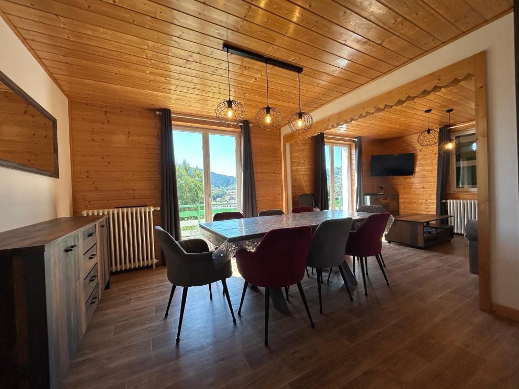 Appartement Etage Chalet à 300m du lac de Gérardm - 5