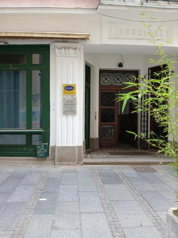 Bar hostel - 1