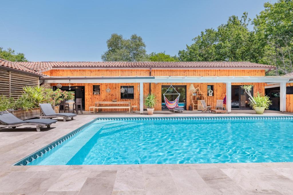 Superbe villa secteur calme avec piscine chauffée - 2