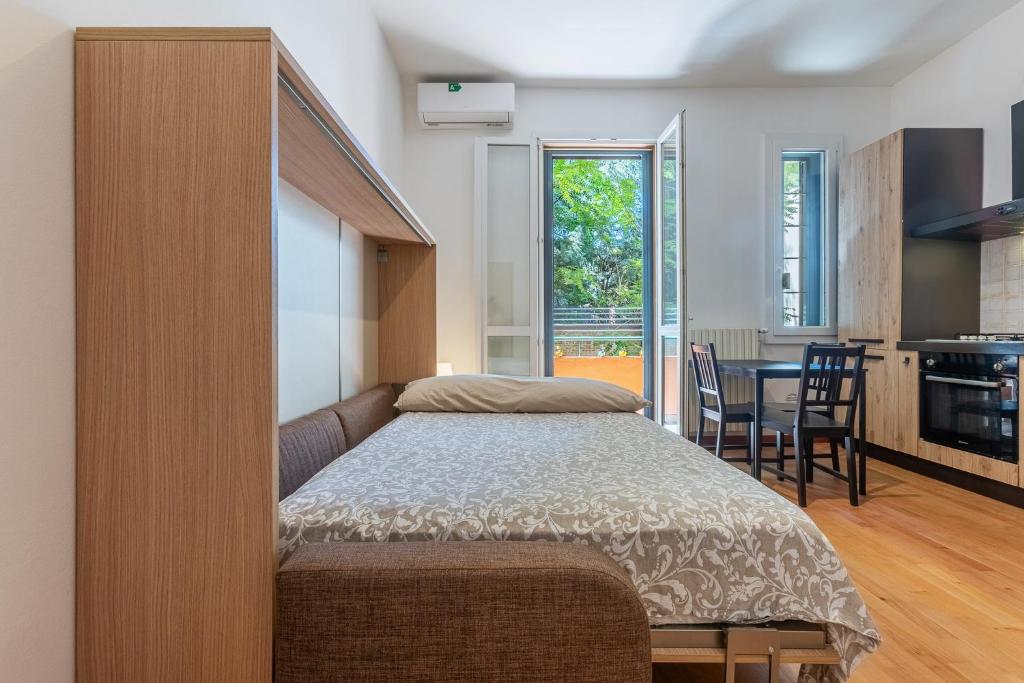 GuestHost - Cozy Studio with Balcony in Bologna - 2