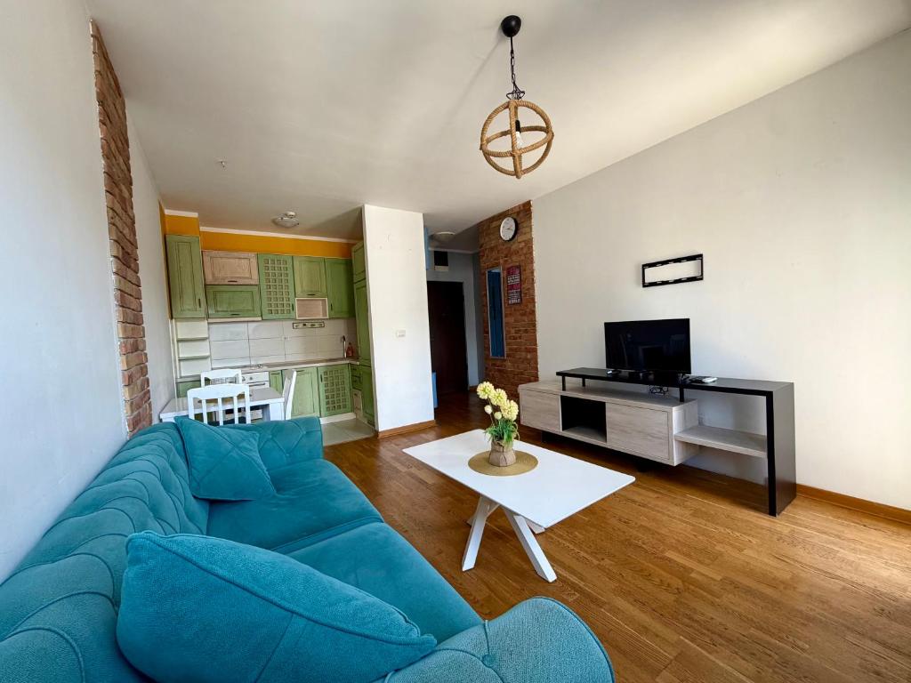 City Kvart Apartments - Steps Away from Shopping Mall Big Fashion - 1