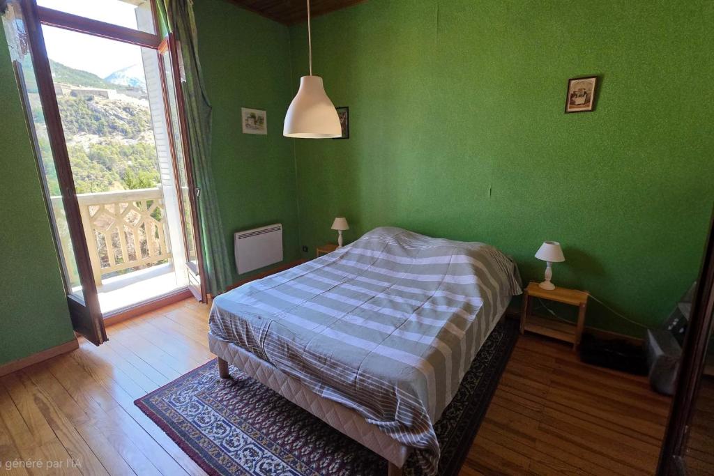 Spacious Briançon Flat with Balcony - 4
