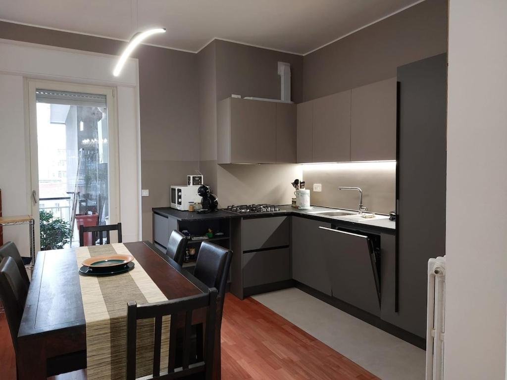 Spacious Apartment - M4 to Duomo - Free Garage - 2