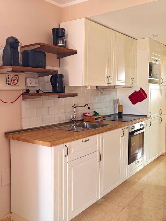Bouganville - Apartment with Terrace & Shared Pool - 3