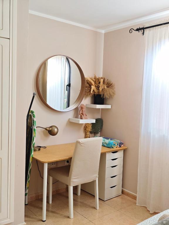 Bouganville - Apartment with Terrace & Shared Pool - 2