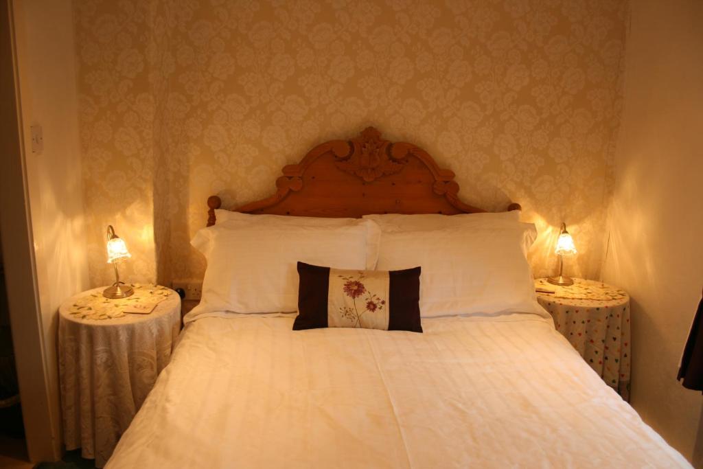 School House Cottage B&B and tea garden photo