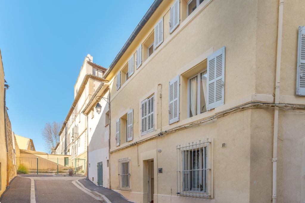 Lisse Studios - 1