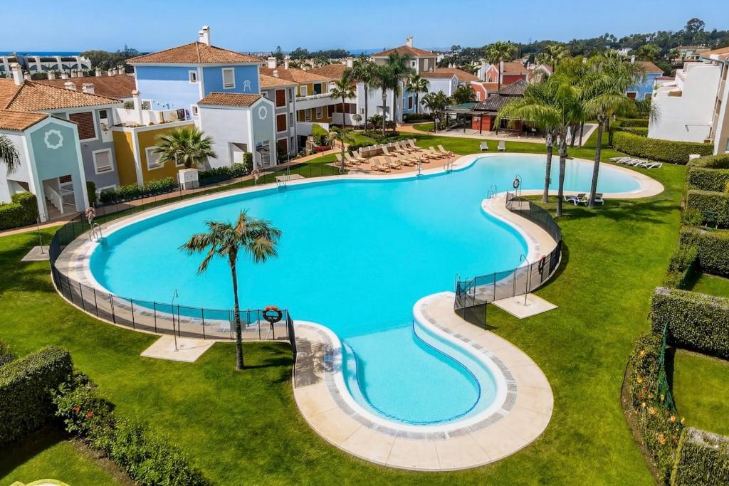Comfortable apartment with a large terrace and a pool - 2