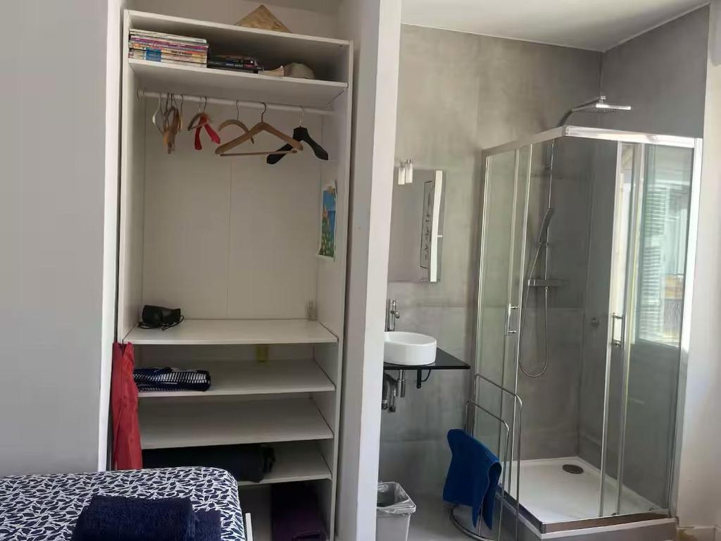 Chambre double avec salle de bain privative en plein coeur de Nice - 5