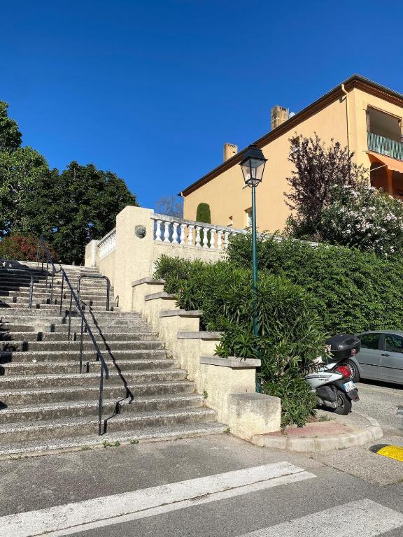ChezLisa - Cozy Studio with Terrace and Parking - 3