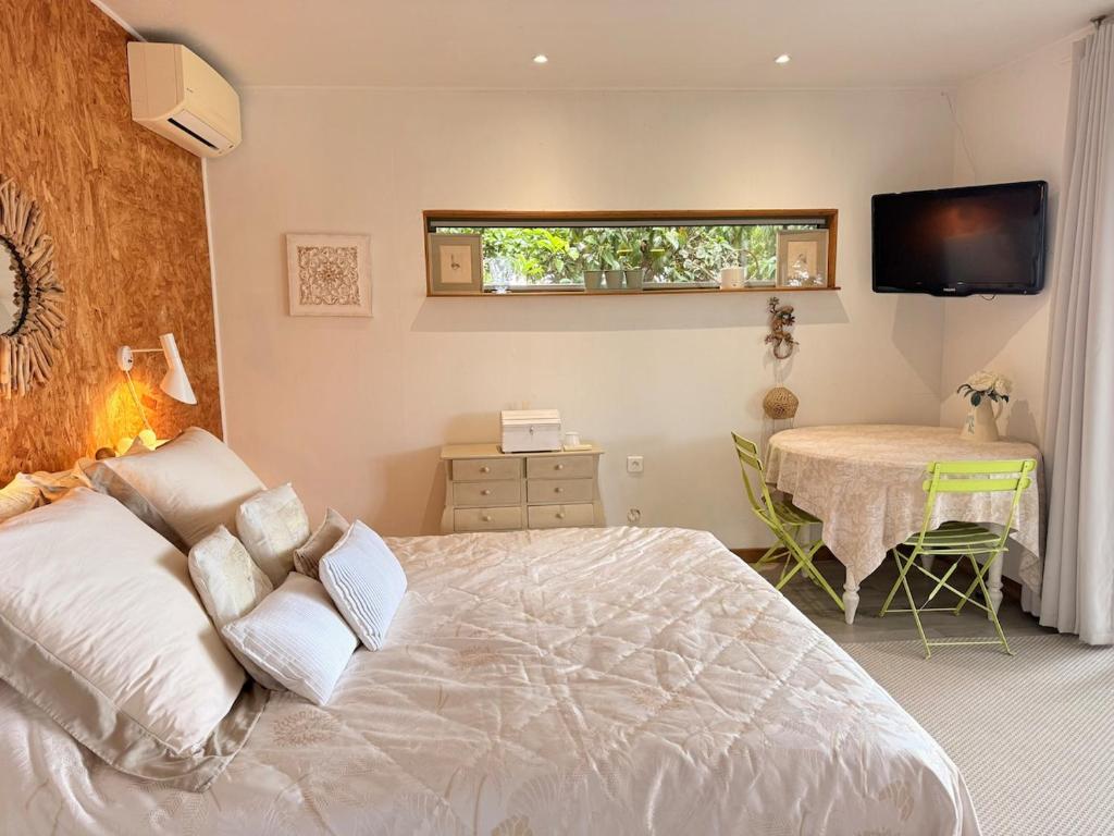 Treehouse in Les Oliviers, Sea View, Air Conditioning, Parking - 2