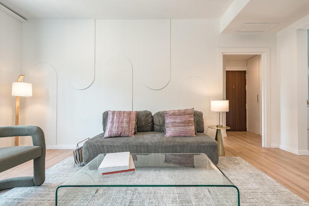 Barcelona Stadium Prestige Apartment - 4