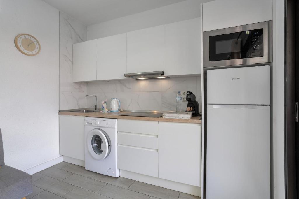 Céntrico Apartamento Con Piscina - 5