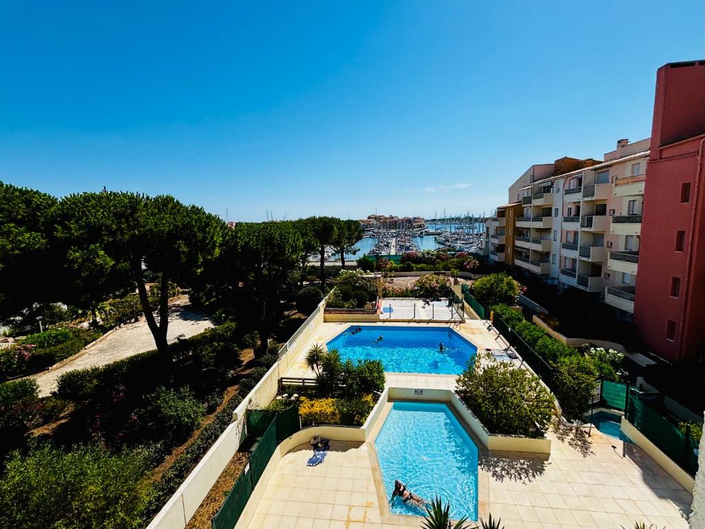 Esprit vacances,Piscine,Vue sur le Port,Parking privé,Commerces et restaurants - 1