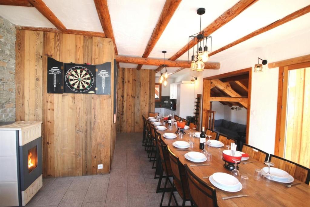 Slope-Side Chalet w/Jacuzzi, Home Cinema, for 16 Guests - 5