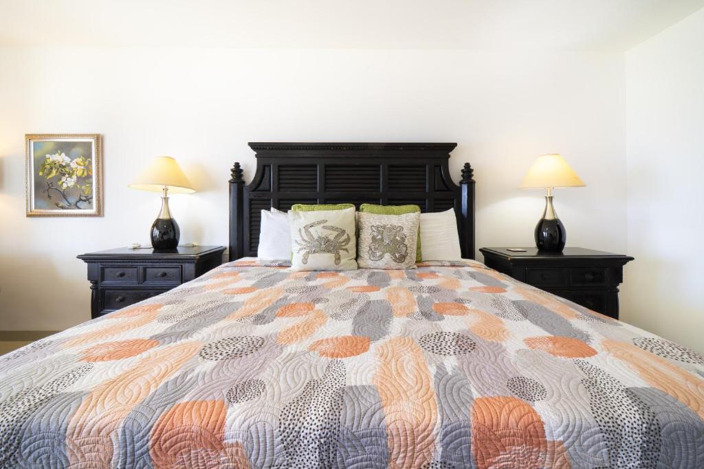 Beachfront Condo with tub, 3 BR & Pool - At Mareazul Condo Corazon - 3