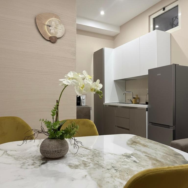 Napoli Historic Center - Tribunali Romantic Stay - 3