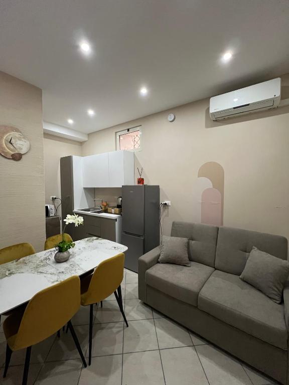 Napoli Historic Center - Tribunali Romantic Stay - 2