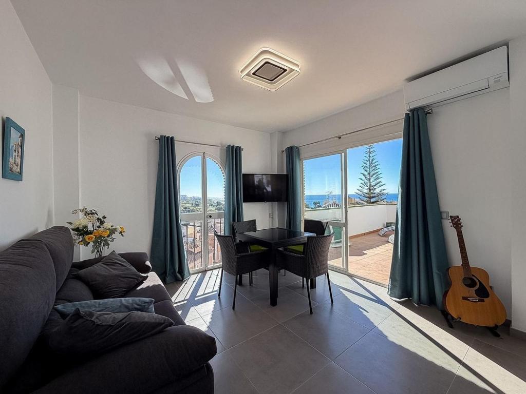 Modern Apartment with Sea View close to the Center - 2
