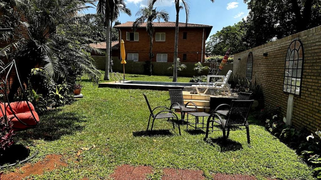 Fina residencia con chimenea en Lambaré - 3