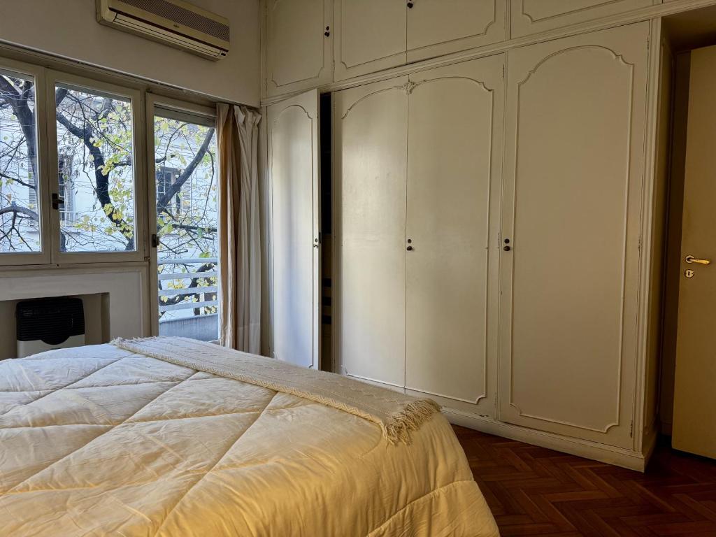 Elegante depto Recoleta, 2 dorm y balcón - 4