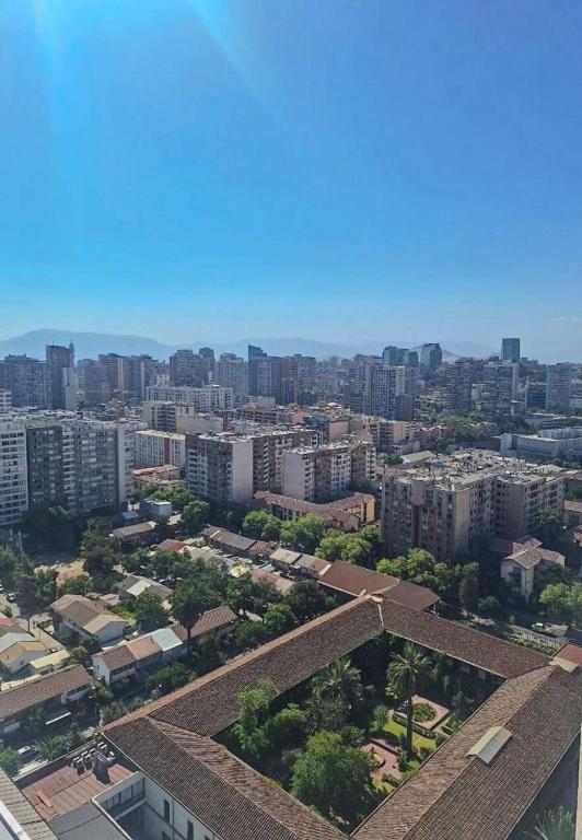 descubre santiago desde portugal cercano a mall y metros - 1