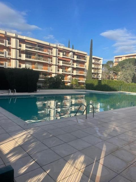 T3 climatisé avec piscine à Saint Raphaël - 1