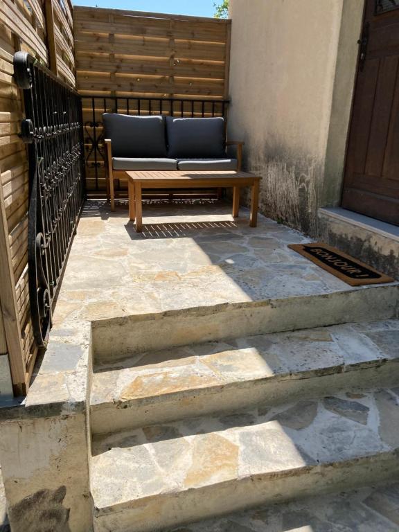 2 room rental in Mandelieu - 2