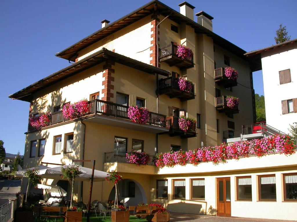 Hotel Corona - 3