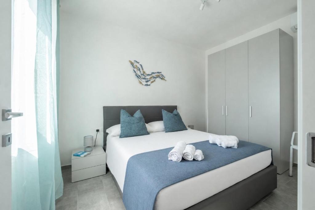 Sea View Terrace - Free Parking - Modern Apt for 4 guests - 2
