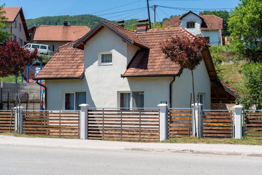 Family Home with AC in Sekovici - Kuća sa klimom - 1