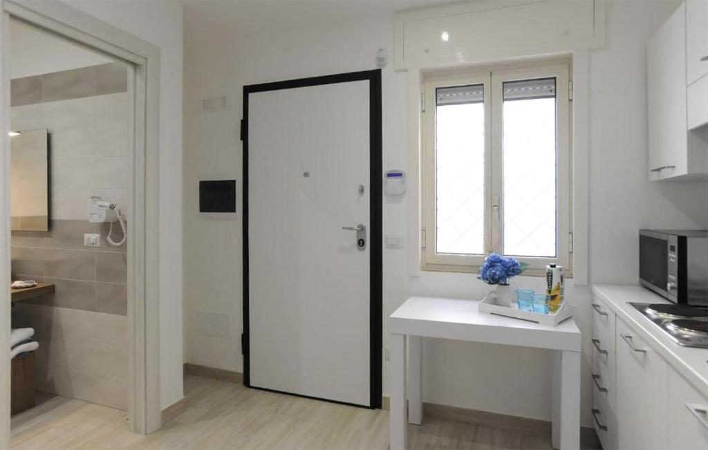 Awesome Home In Porto Cesareo With Wifi - 2